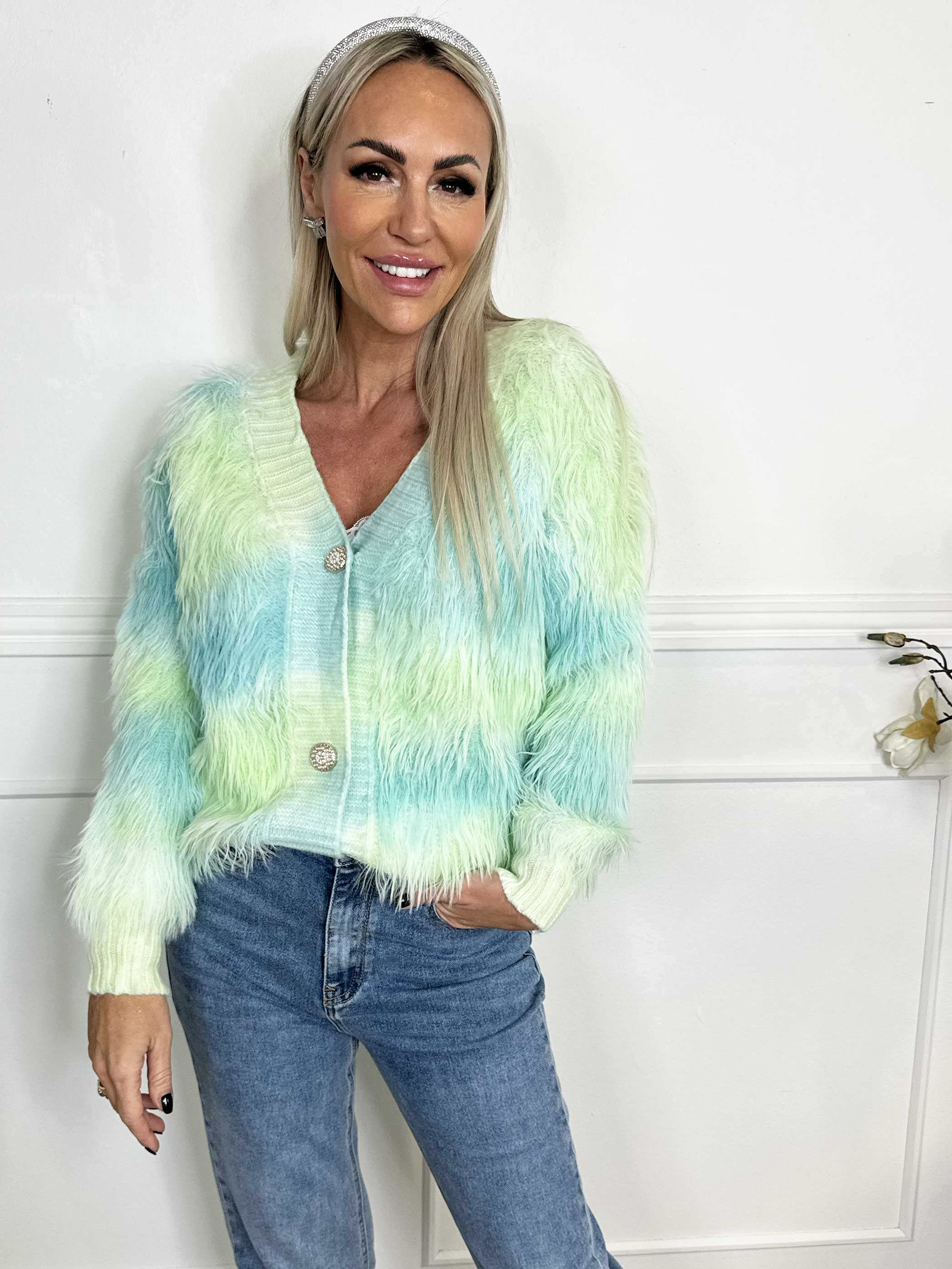 Duff - Sød fluffy cardigan i fine pastel farver